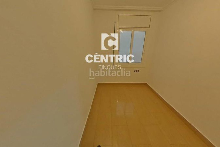 Piso  moderno con 3 habitaciones gran oportunidad ! en Terrassa