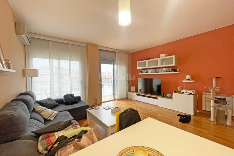 Piso  en venta en las arenasla grípia con plaza de párking y zona comunitaria en Terrassa
