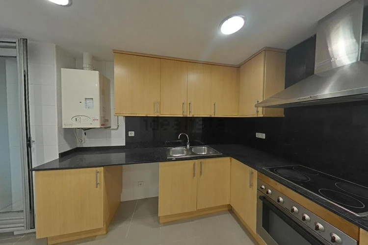 ESPECTACULAR DÚPLEX DE 4DORMITORIOS+3BAÑOS +BALCON+TERRAZA + PARKING (17M).