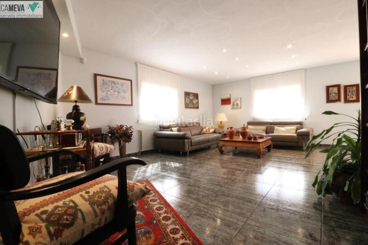 Casa única e impresionante finca a 4 vientos con piscina y jardin en Terrassa