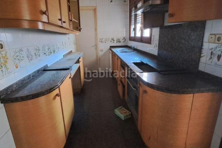 Casa  a reformar en zona les escoles en Plaça Catalunya - Escola Industrial Terrassa