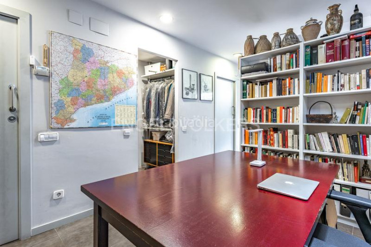 Casa espectacular casa adosada con 2 plazas de garaje en Terrassa