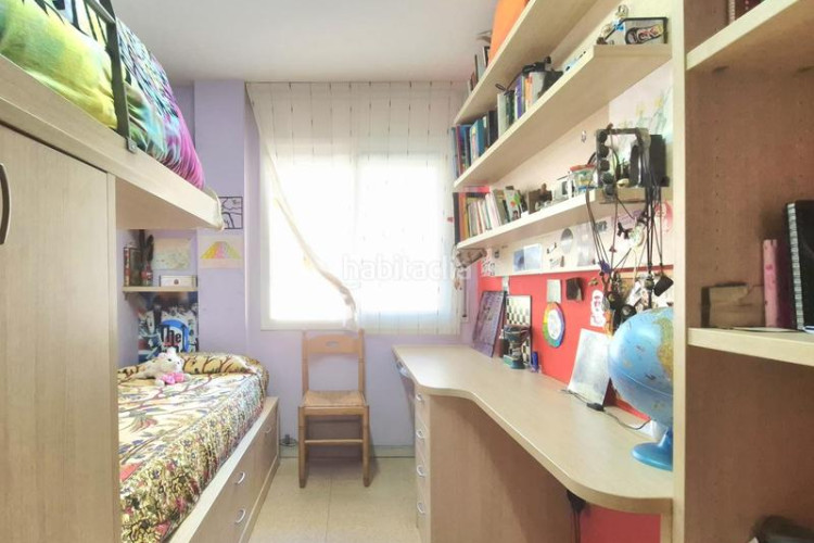 Piso pis de 4 hab amb parquing i espectacular de traster 25 m2 a la gripia en Terrassa