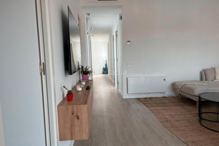 Piso en carrer de topete 52 precioso piso muy luminoso en inmejorable ubicación: consta de un salón-comedor, cocina, 3 habitaciones, baño, aseo, balcón y tra. en Terrassa