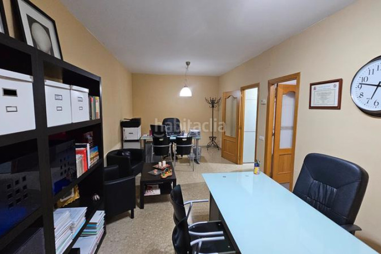Planta baja en carrer de ricardo caro 31 exclusiva vivienda seminueva con parquing en Terrassa