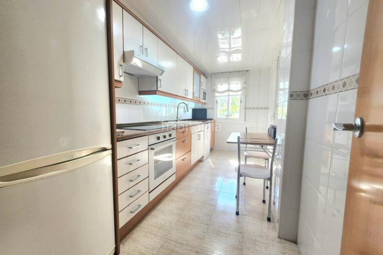 Piso 3 dormitorios, piscina, parking y trastero en Terrassa