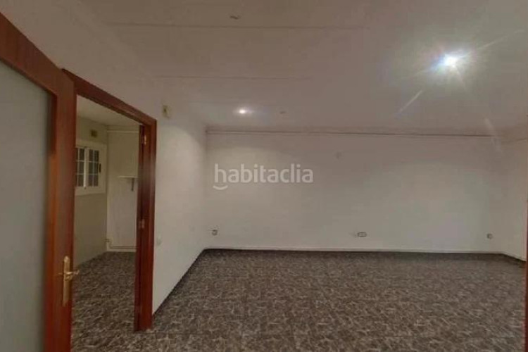 Piso (barcelona). "okupado" (no se puede visitar ni hipotecar). en Terrassa