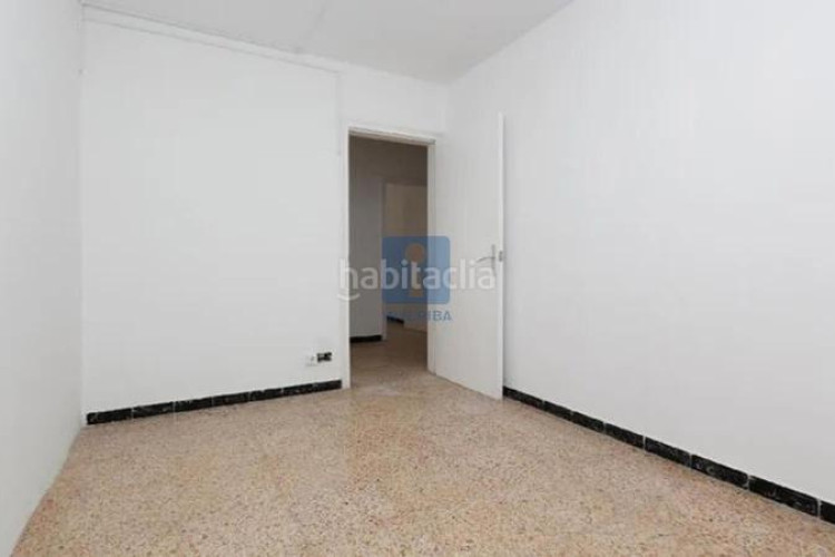 Piso inmueble ilegalmente okupado situado en la calle marinelo bosch 17, 52, , barcelona en Terrassa