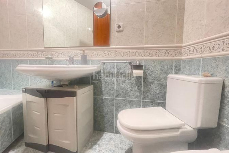 Piso pis amb , pàrquing, traster i piscina comunitària en Terrassa