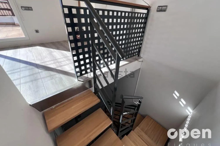 Dúplex en calle de Frederic Mistral