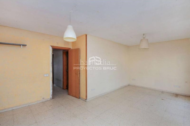 Piso ático con terraza con 5 habitaciones en can palet infórmese en Terrassa