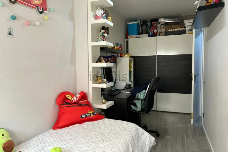 Piso en Barrio Les Arenes