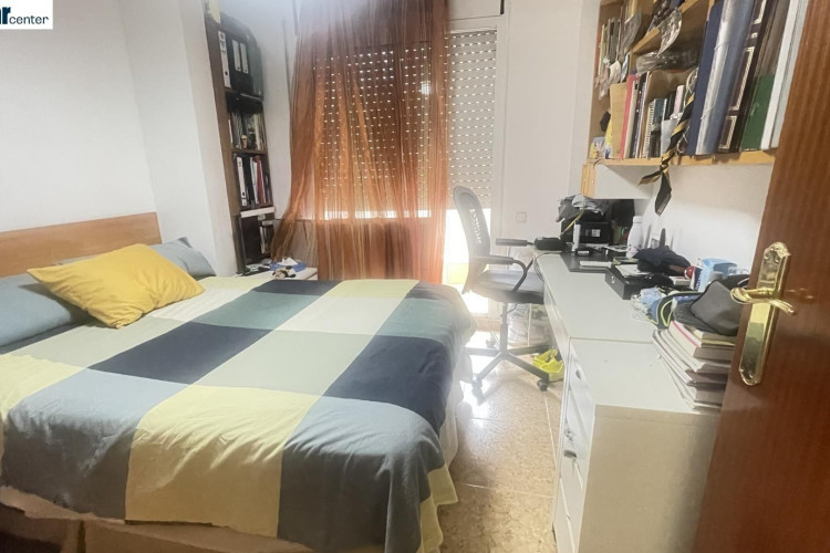  MESTRE SERRAT, Sant Pere