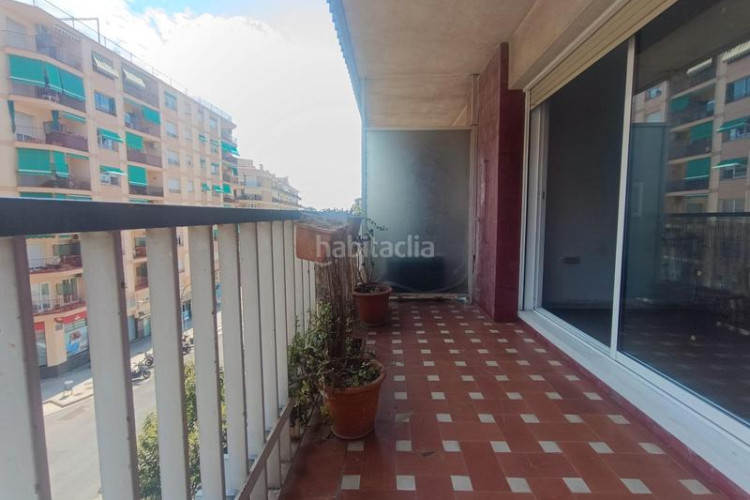 Piso zona de Can Boada. piso de 4habs. + 2lav. + balcó. necessita reforma en Terrassa