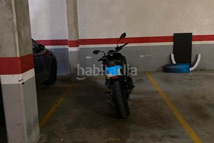 Piso zona de siglo xx. piso de 2habs + 1lav + trastero + pk opcional en Terrassa