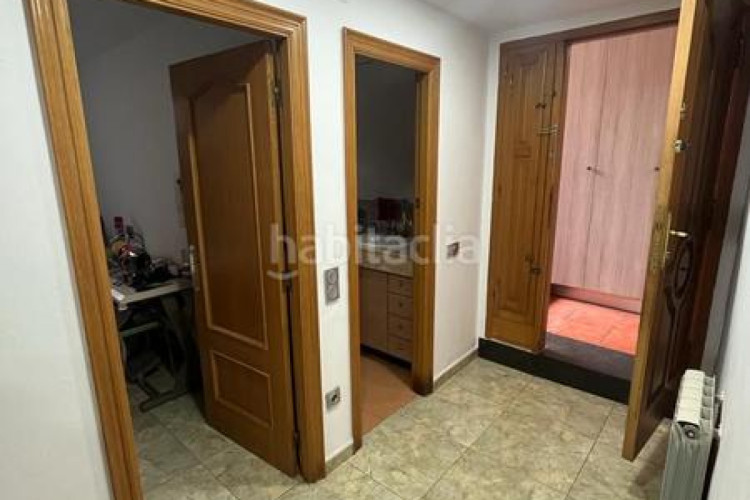 Chalet  en venta en La Cogullada, 5 dormitorios. en Terrassa