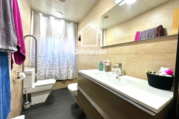 Piso  reformado y luminoso junto a la carretera de montcada en Terrassa