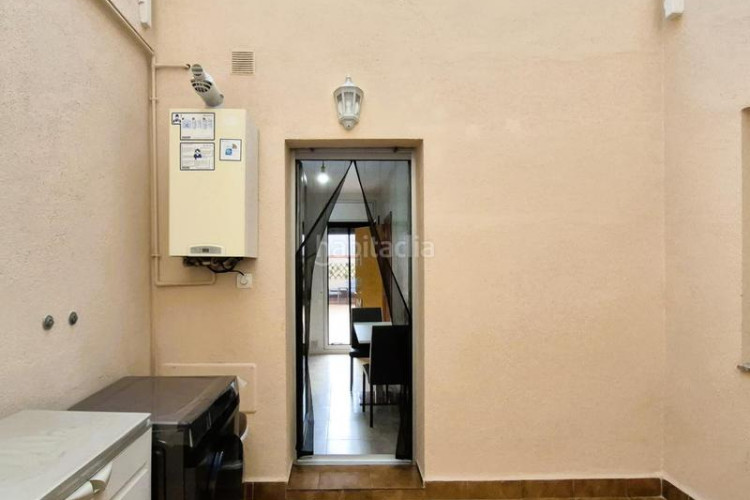 Planta baja  seminueva de 3 hab con patio de 60 m2 en rambla francesc macia en Terrassa