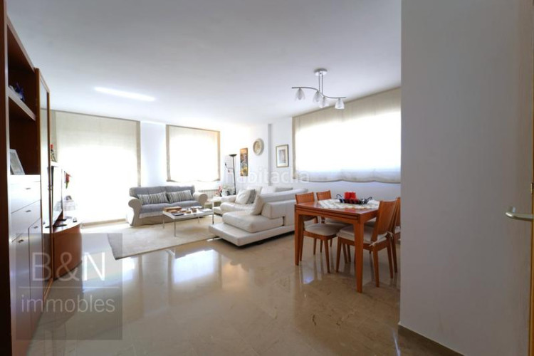 Dúplex espectacular terraza, garaje privado capacidad para 4 coches, vivienda amplia y luminosa! en Terrassa