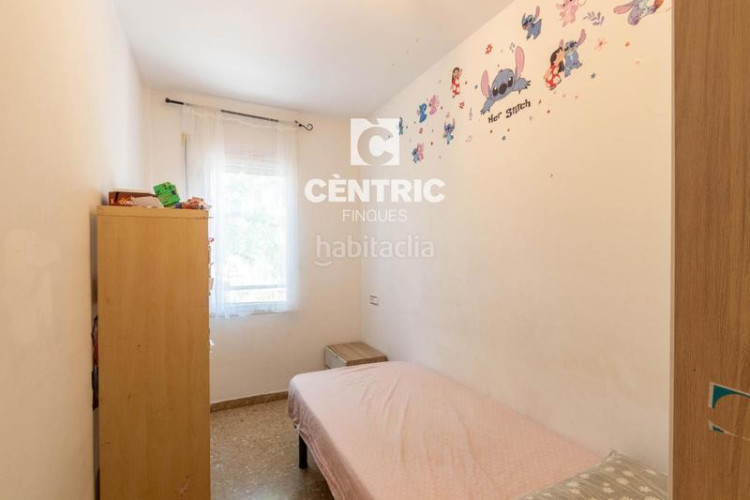 Dúplex ático dúplex de tres habitaciones y estudio. en Terrassa