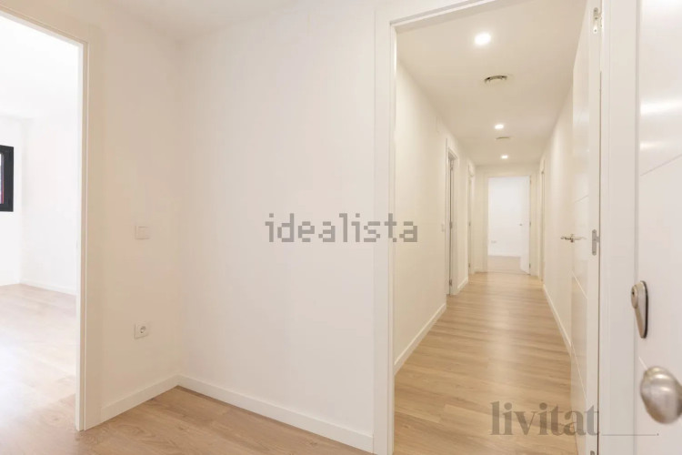 Piso en calle Transversal, 181