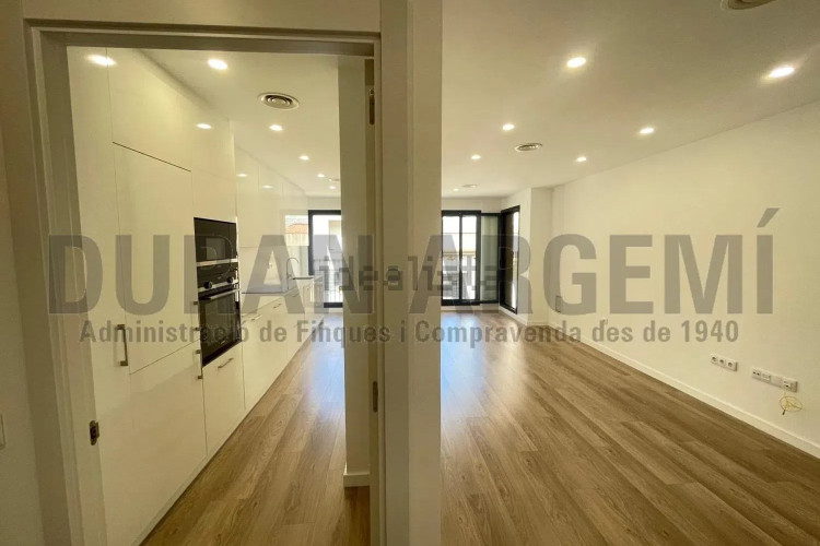 Piso en calle Transversal, 181