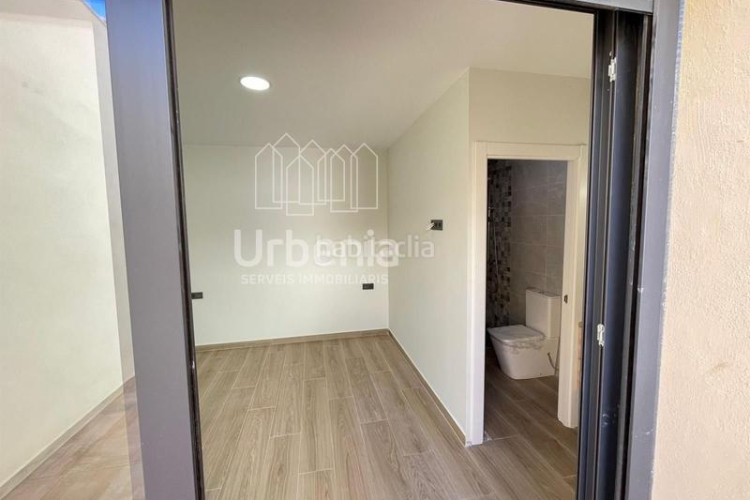 Piso  en venta en Ca n'Aurell Terrassa