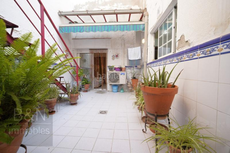 Piso una planta baja exclusiva, sin complicaciones, con espacios exteriores y mucho potencial. lista para empezar tu nueva vida. en Terrassa