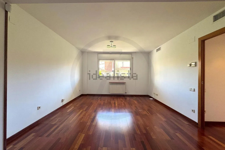 Piso en plaza del Vapor Ventalló