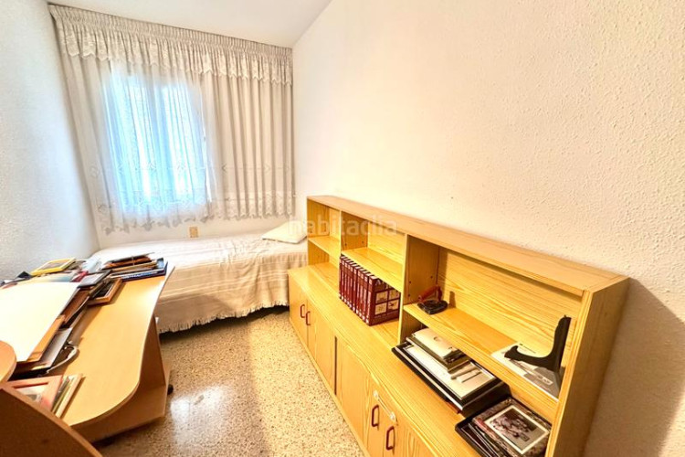 Piso  con 4 dormitorios y balcón en Sant Pere Nord Terrassa