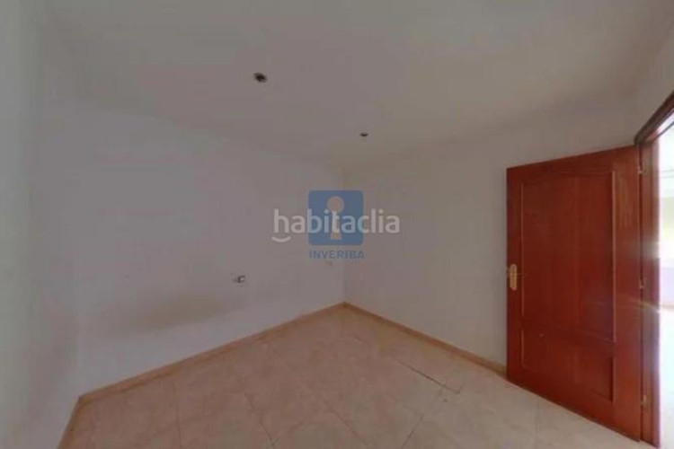 Piso inmueble ilegalmente okupado situado en la calle del renaixement 3, 12, , barcelona en Terrassa