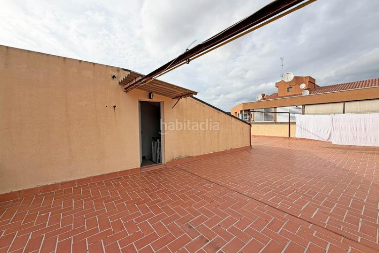 Ático zona de Can Palet. ático de 4 habs. + 2lav. + balcón + trastero en Terrassa