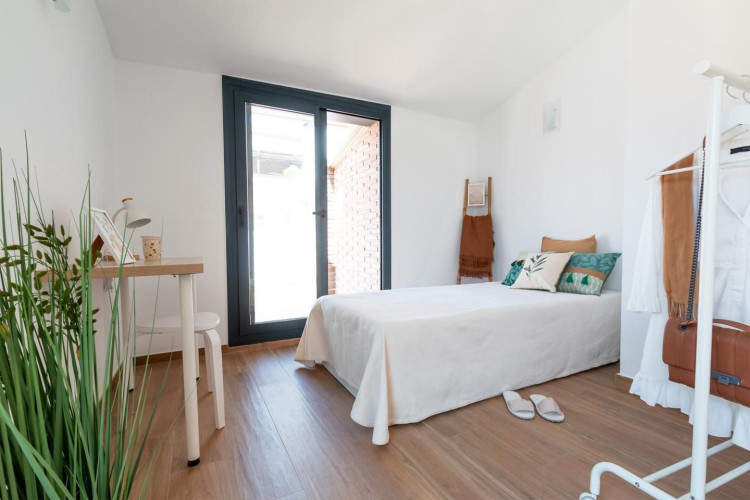 Carrer de Catalunya, Sant Pere