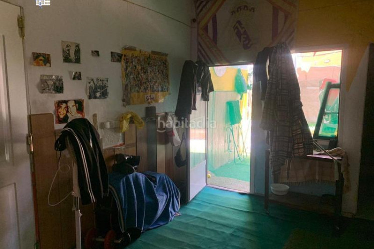 Piso sotano que tiene 3 apartamentos para reformar en zona de Can Palet!!! en Terrassa