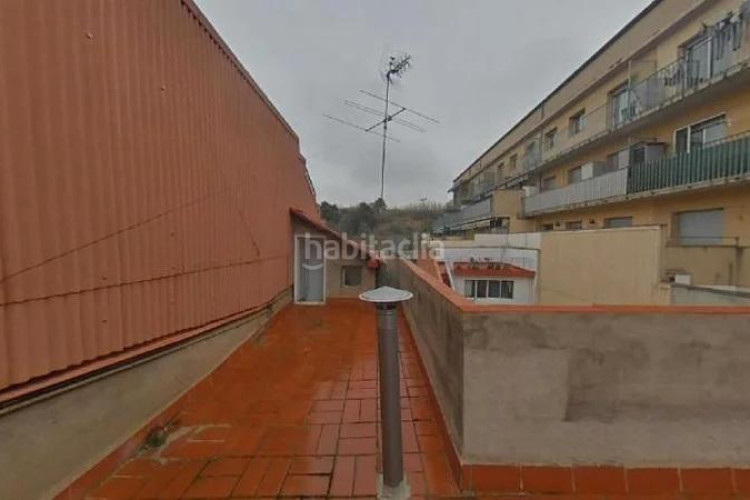 Casa adosada (barcelona). "okupado" (no se puede visitar ni hipotecar). en Terrassa
