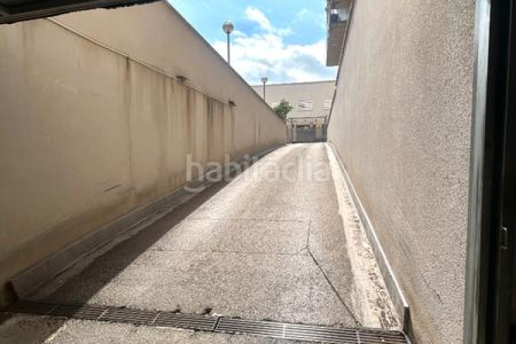 Piso  2 habit. + balcon-terracita+ parking junto a rbla. f. macia en Terrassa