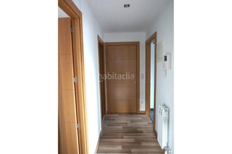 Piso torressana fantastico piso de 2 habitaciones con pk trastero con piscina comunitaria en Terrassa