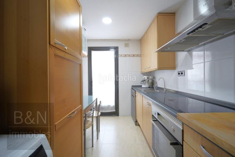 Piso te vas a enamorar de su carácter! amplio, luminoso, con zona comunitaria y plaza de párquing con trastero en Terrassa
