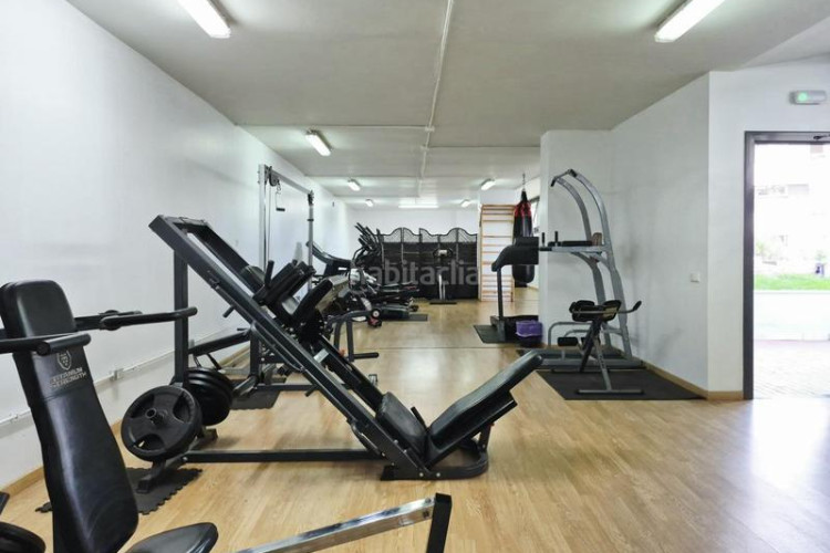 Piso edifici blau cel 3 hab amb 12 m2 sud al costat estacio est en Terrassa