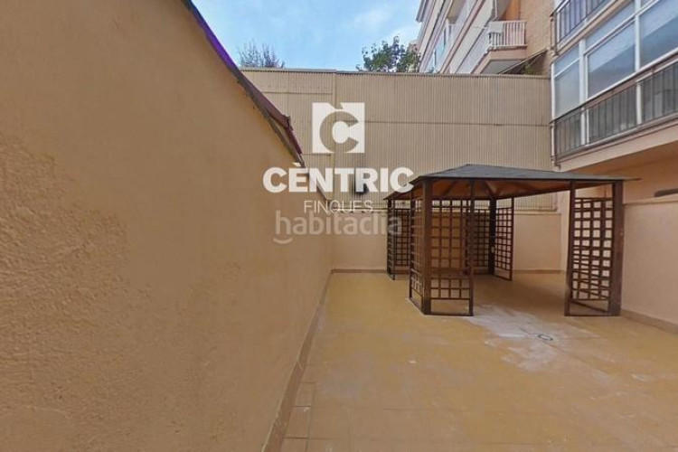 Piso oportunidad inversión. piso grande con 4 habitaciones perfecto para familias numerosas! en Terrassa