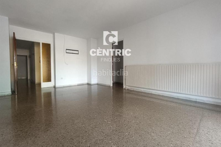 Piso gran piso, 4 habitaciones, genial ubicación en Terrassa
