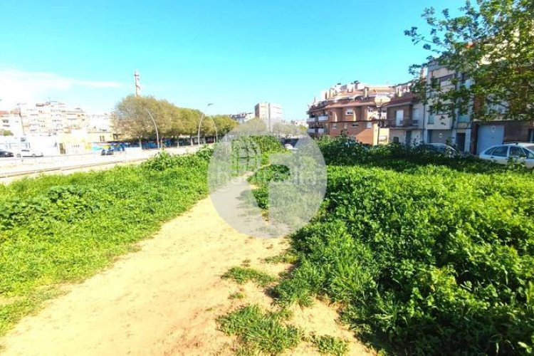 Planta baja preciosa planta baja en Roc Blanc ronda ponent! en Terrassa