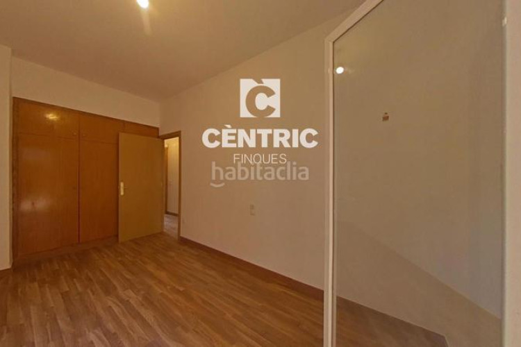 Piso oportunidad inversión. piso grande con 4 habitaciones perfecto para familias numerosas! en Terrassa