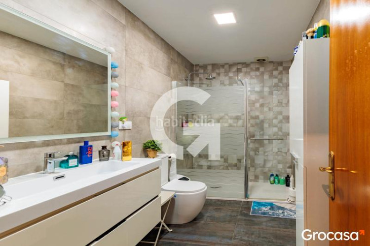 Casa amplia casa para dos familias en Les Arenes - La Grípia - Can Montllor Terrassa