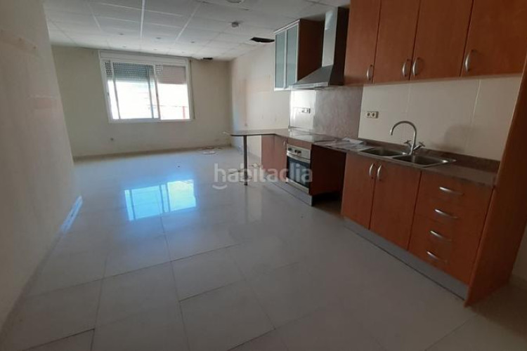 Piso  okupado zona poble nou en Zona Esportiva Terrassa