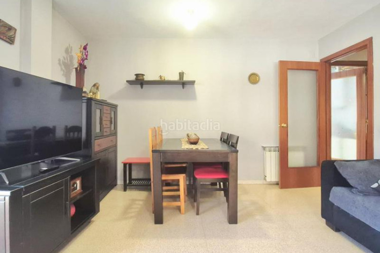 Piso pis de 4 hab amb parquing i espectacular de traster 25 m2 a la gripia en Terrassa