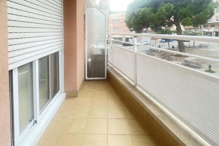 Plau00E7a del Mestre Serrat, Sant Pere