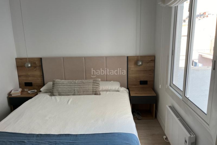 Piso en carrer de topete 52 precioso piso muy luminoso en inmejorable ubicación: consta de un salón-comedor, cocina, 3 habitaciones, baño, aseo, balcón y tra. en Terrassa