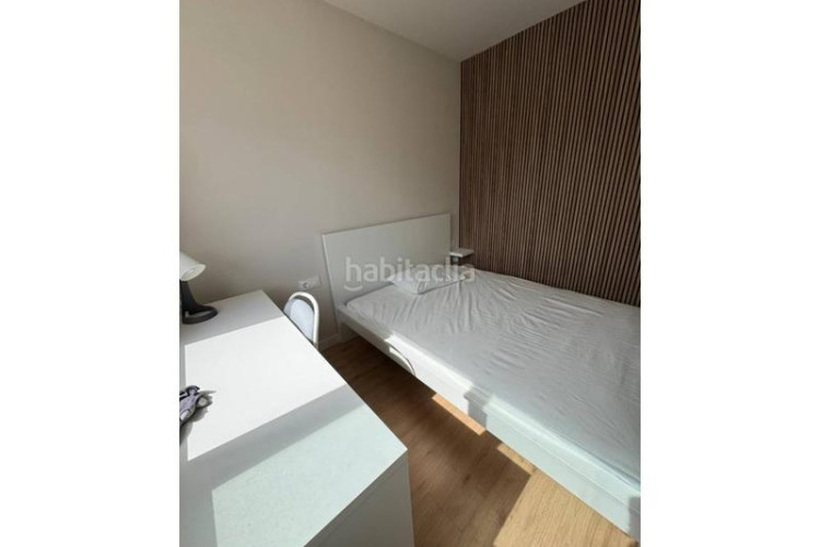 Piso escoles, acabado de reformar en Plaça Catalunya - Escola Industrial Terrassa