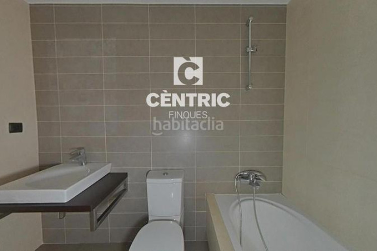 Piso  espacioso con 3 habitaciones ideal familias modernas! en Terrassa